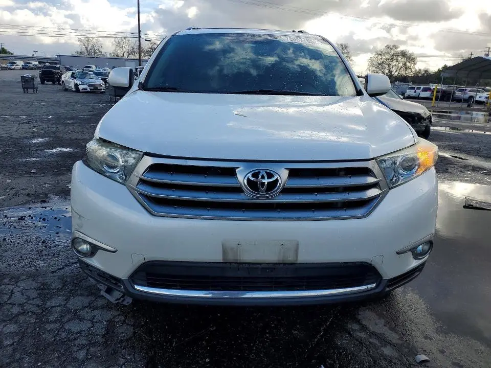 2011 TOYOTA HIGHLANDER BASE  
