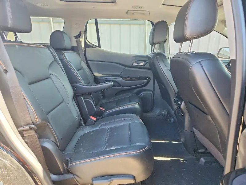 2021 GMC ACADIA AT4  