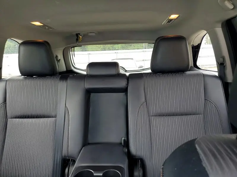 2016 TOYOTA HIGHLANDER LE PLUS  