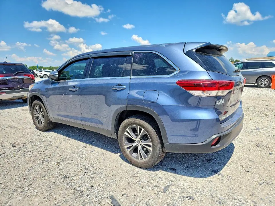 2019 TOYOTA HIGHLANDER LE  