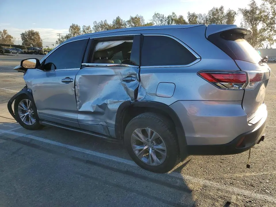 2015 TOYOTA HIGHLANDER XLE  