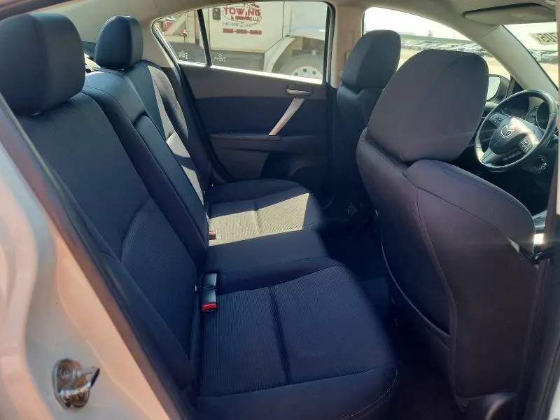 2011 MAZDA 3 S  