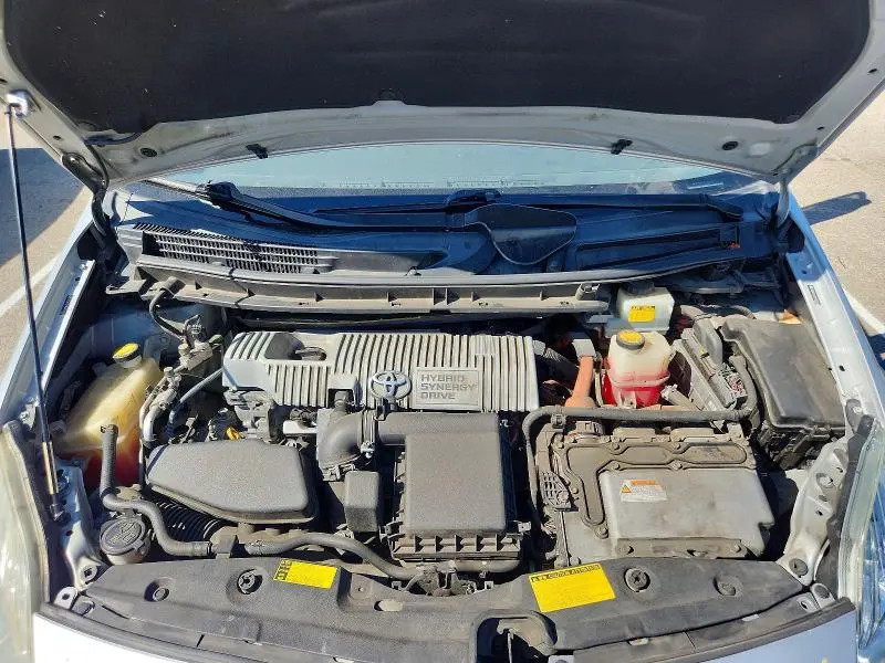 2010 TOYOTA PRIUS III  