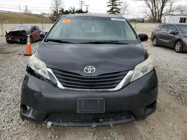 2011 TOYOTA SIENNA LE  
