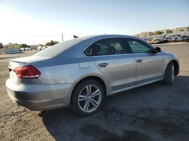 2013 VOLKSWAGEN PASSAT SE  