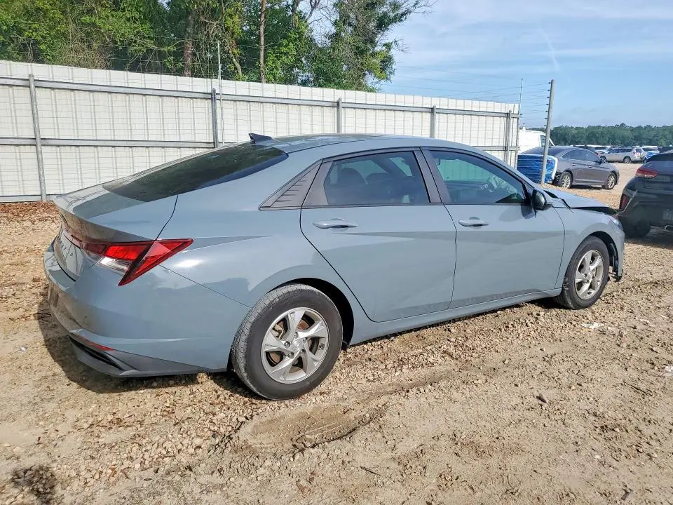 2022 HYUNDAI ELANTRA SE  