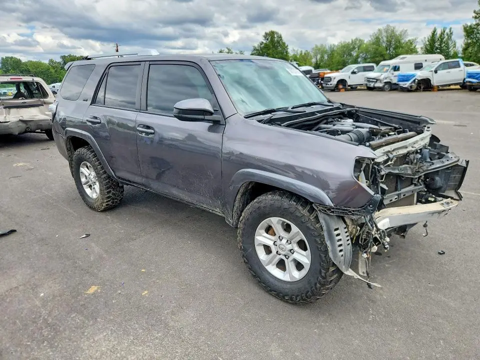 2016 TOYOTA 4RUNNER SR5  