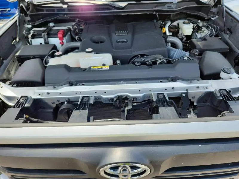 2024 TOYOTA TUNDRA SR5  
