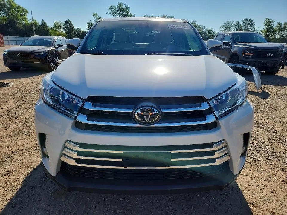 2017 TOYOTA HIGHLANDER LIMITED PLATINUM  