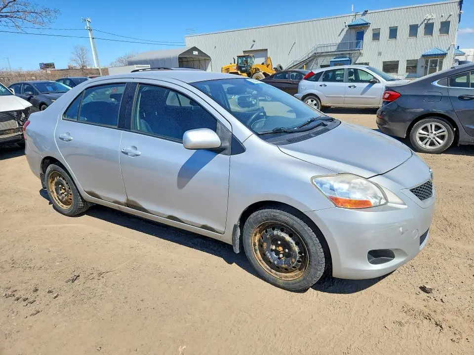 2010 TOYOTA YARIS BASE  