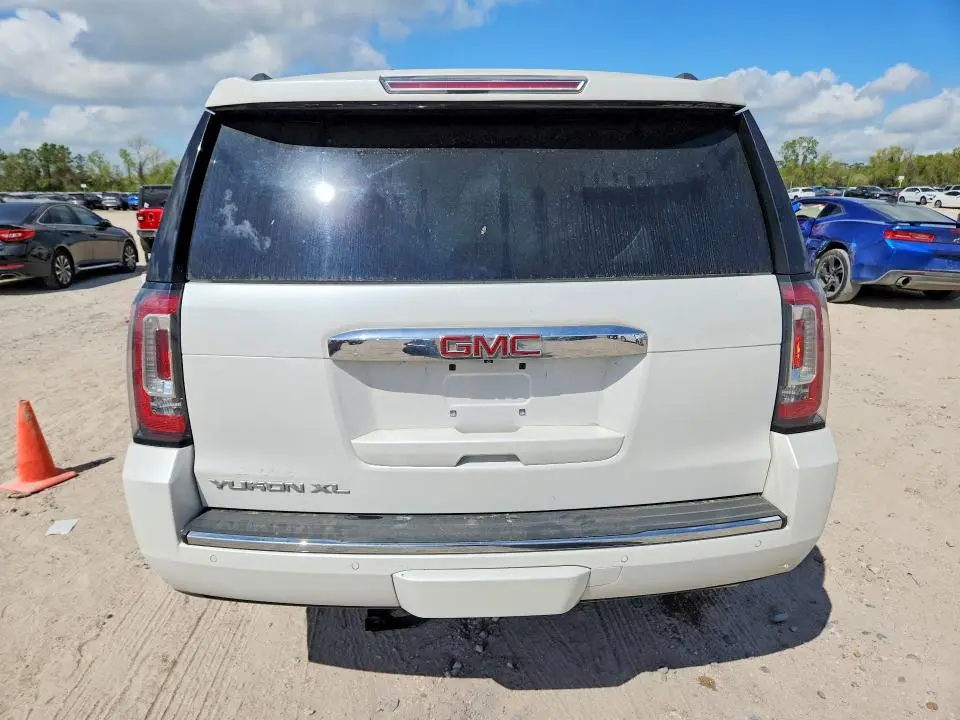 2017 GMC YUKON XL DENALI  