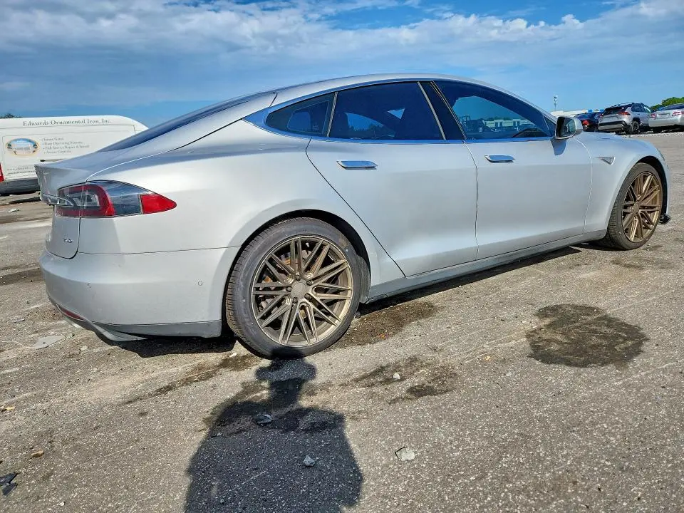 2016 TESLA MODEL S   