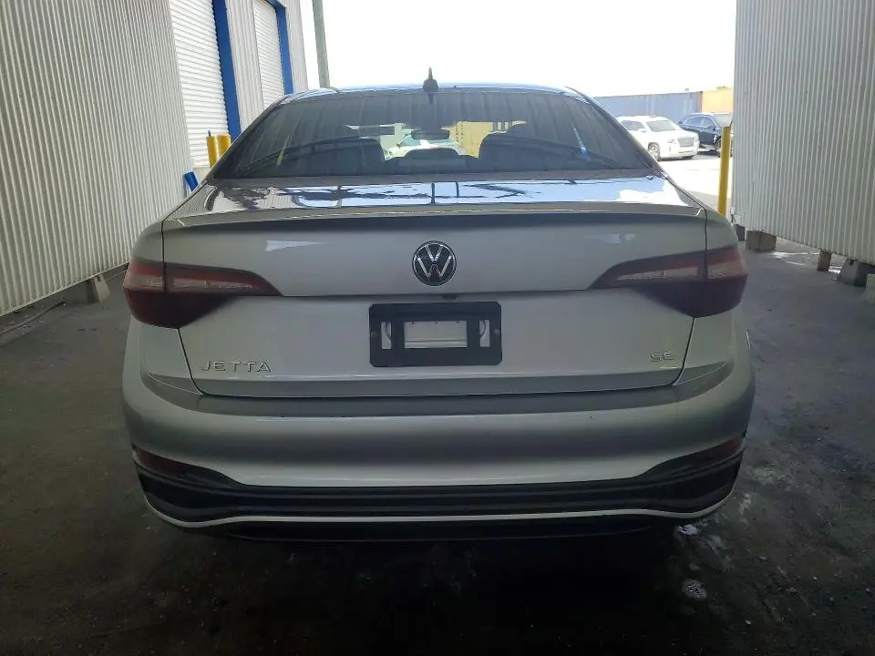 2024 VOLKSWAGEN JETTA SE  