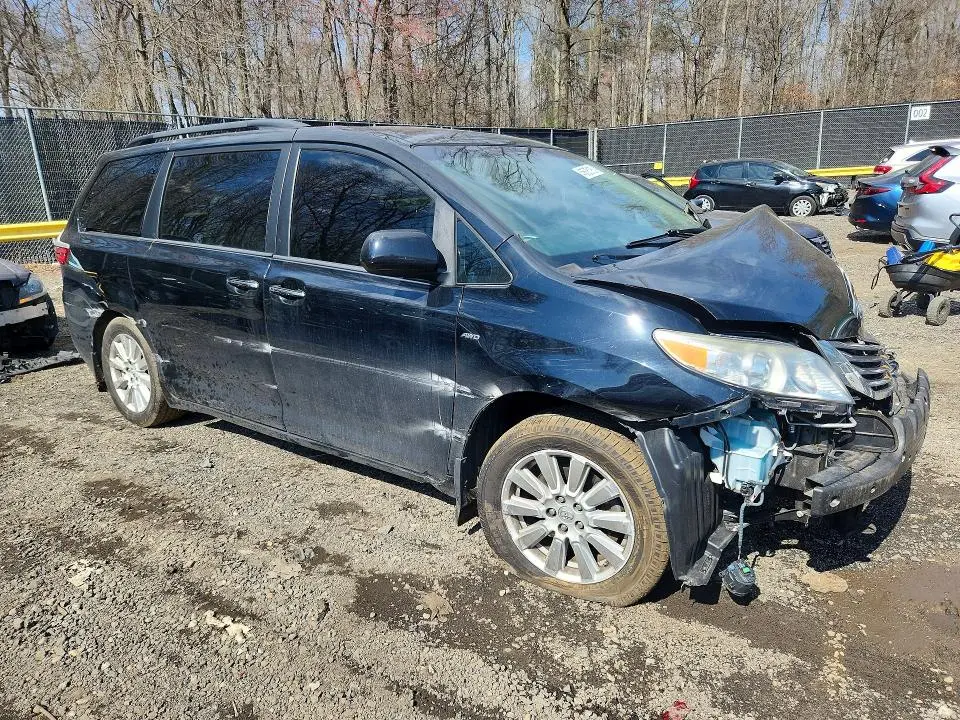 2017 TOYOTA SIENNA XLE 7-PASSENGER  