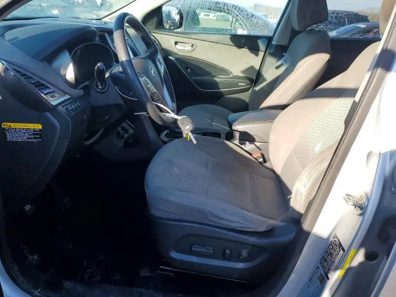 2017 HYUNDAI SANTA FE SE  