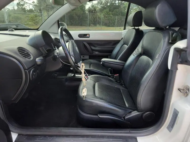2010 VOLKSWAGEN NEW BEETLE 2.5L  