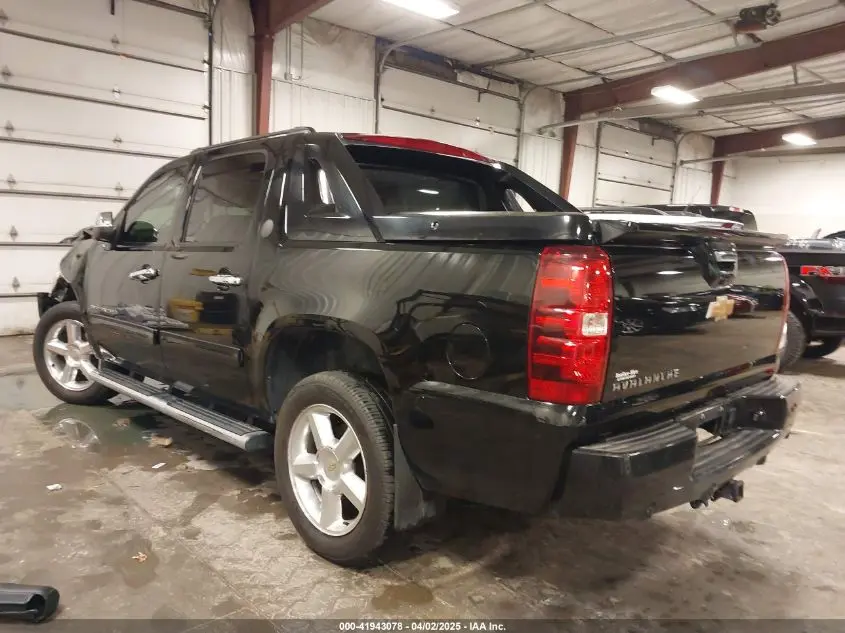 2013 CHEVROLET AVALANCHE LS