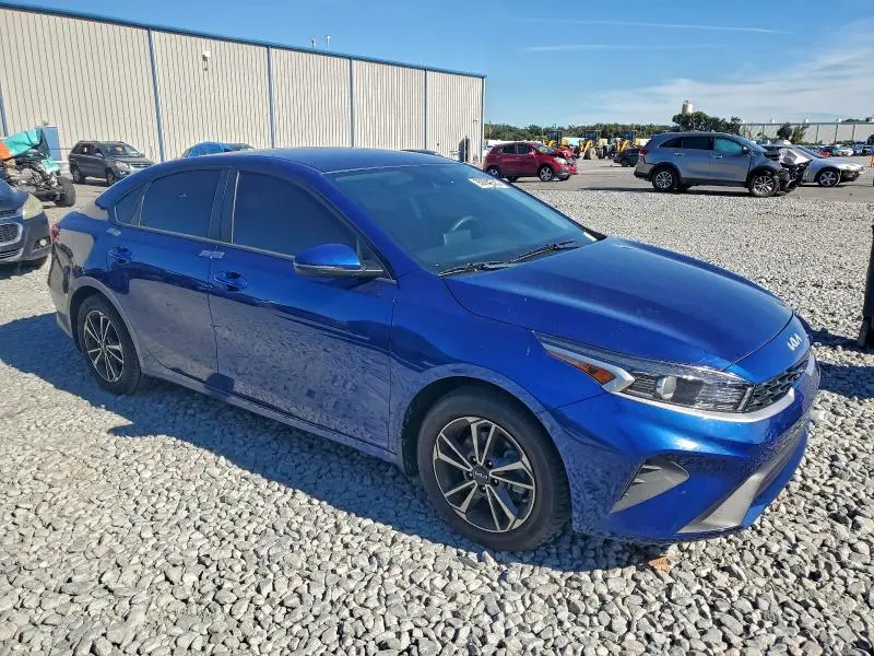 2023 KIA FORTE LX  