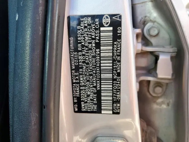 2015 TOYOTA YARIS 5-DOOR L  