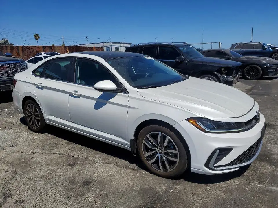 2025 VOLKSWAGEN JETTA SE  