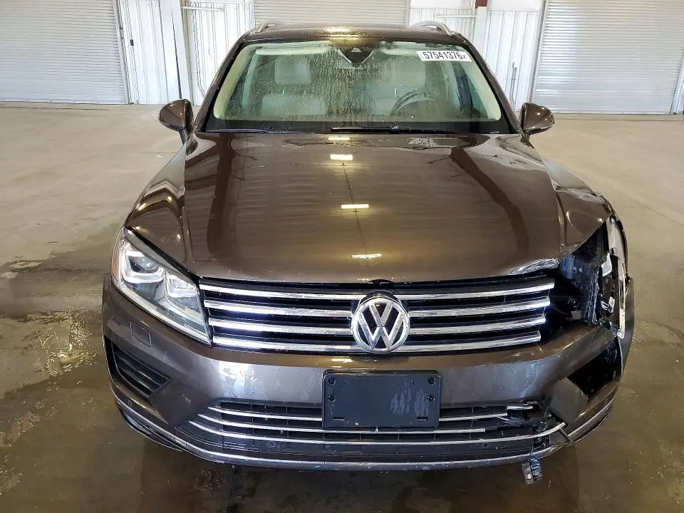 2015 VOLKSWAGEN TOUAREG V6  