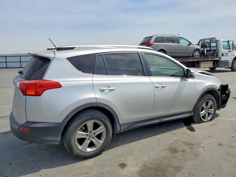 2015 TOYOTA RAV4 XLE  