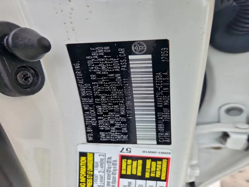 2020 TOYOTA CAMRY XLE  