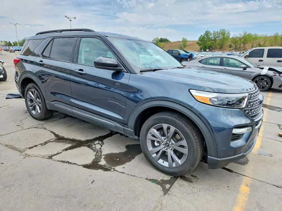 2022 FORD EXPLORER XLT  