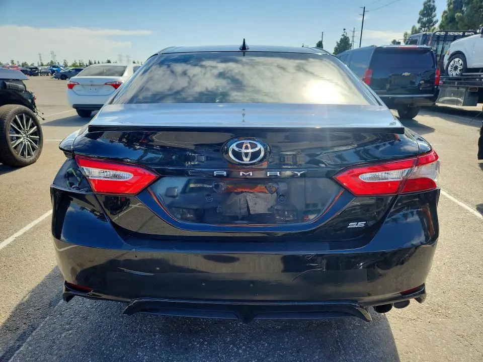 2019 TOYOTA CAMRY SE  