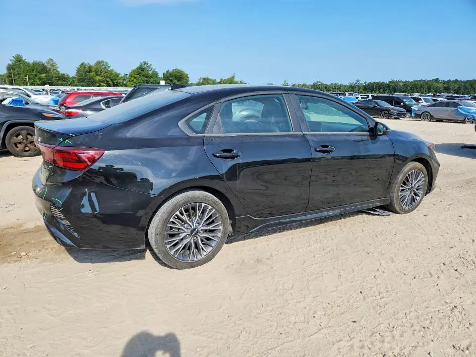 2024 KIA FORTE GT LINE  