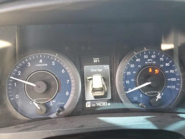 2016 TOYOTA SIENNA XLE  