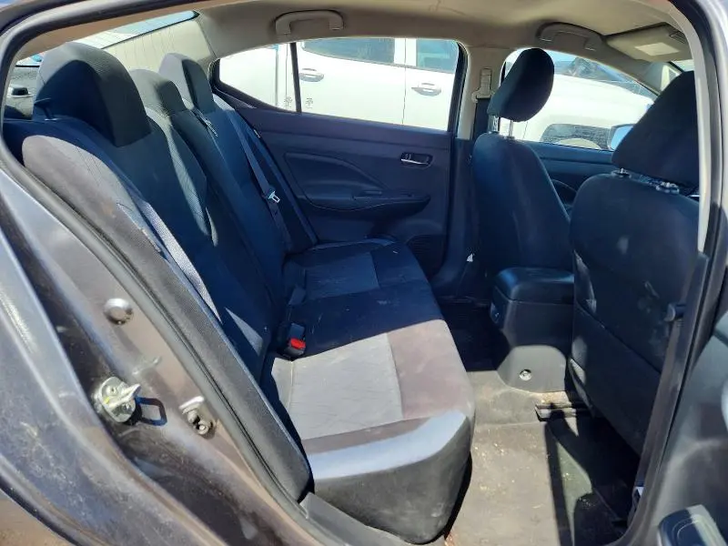 2023 NISSAN VERSA SV  