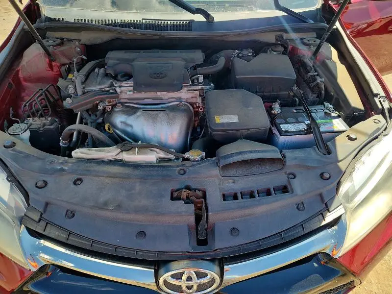 2015 TOYOTA CAMRY SE  
