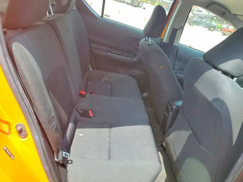 2016 TOYOTA PRIUS C TWO  