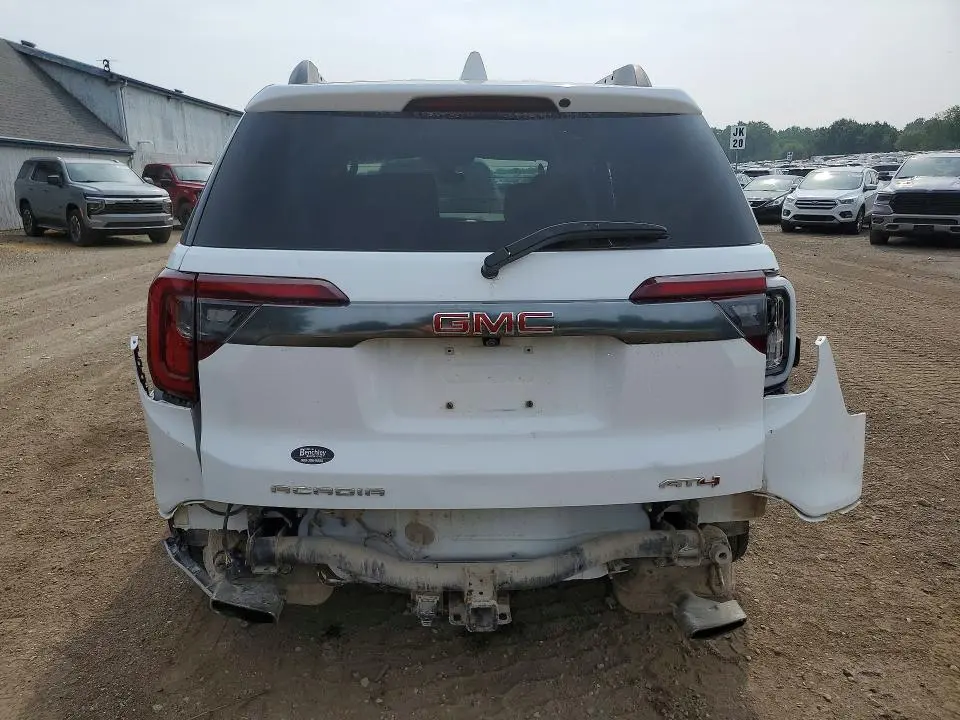 2022 GMC ACADIA AT4  