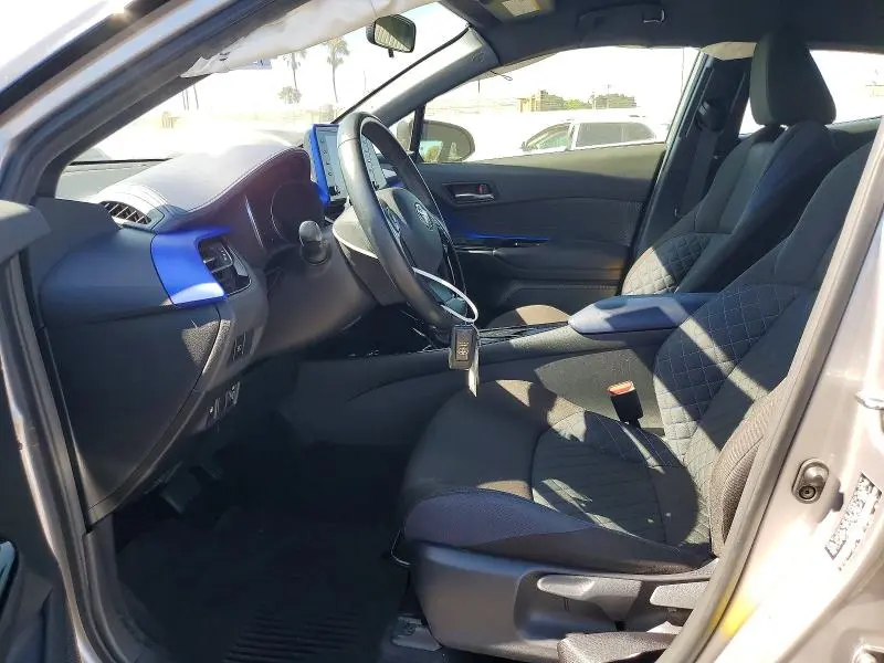 2020 TOYOTA C-HR XLE  