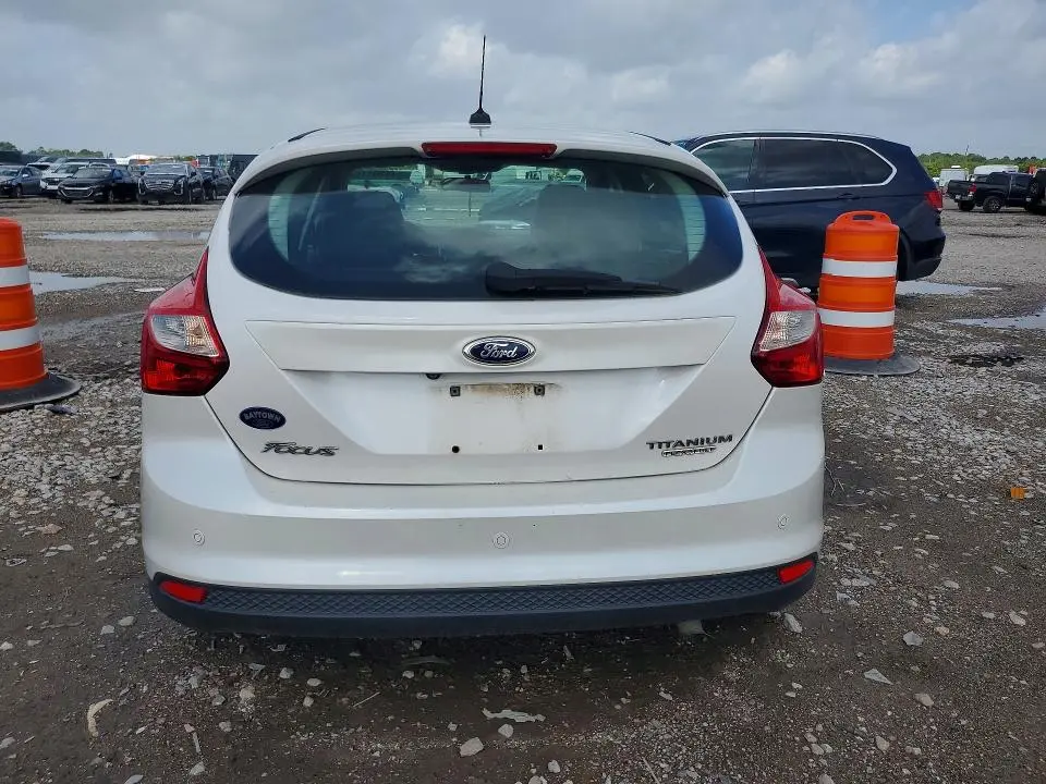 2014 FORD FOCUS TITANIUM  