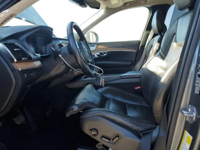 2017 VOLVO XC90 T6  