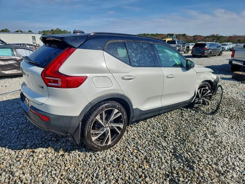 2021 VOLVO XC40 T5 R-DESIGN  