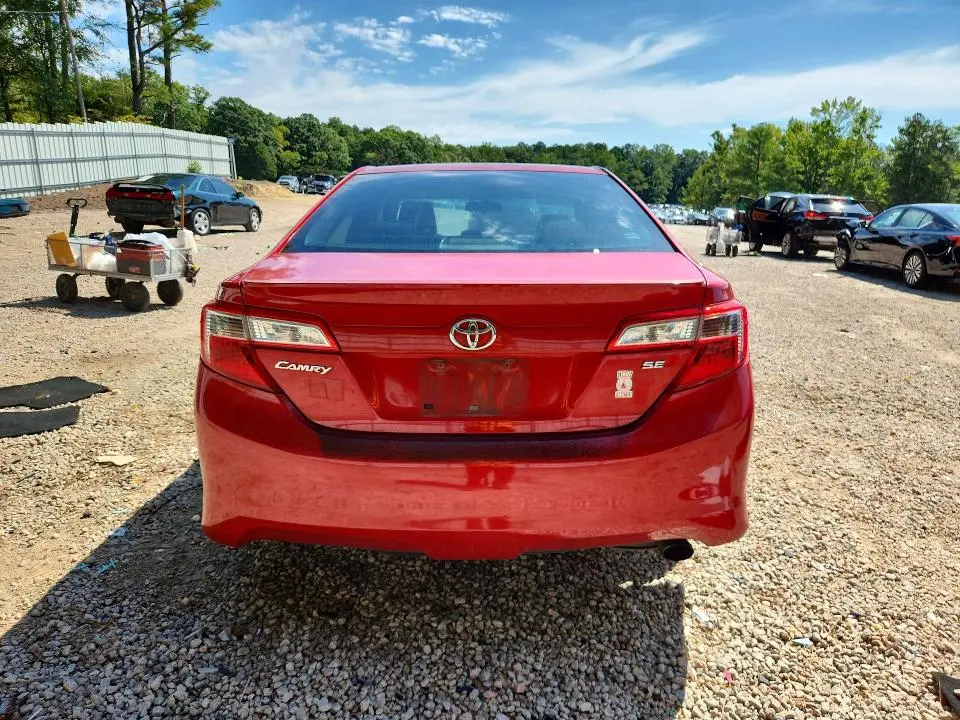 2013 TOYOTA CAMRY SE  