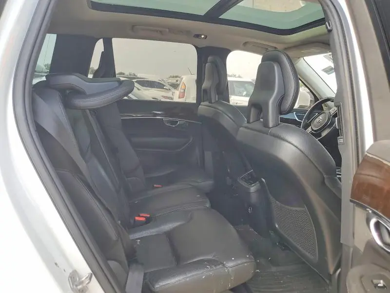2016 VOLVO XC90 T6  