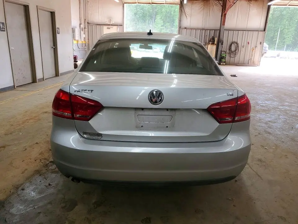 2015 VOLKSWAGEN PASSAT S  