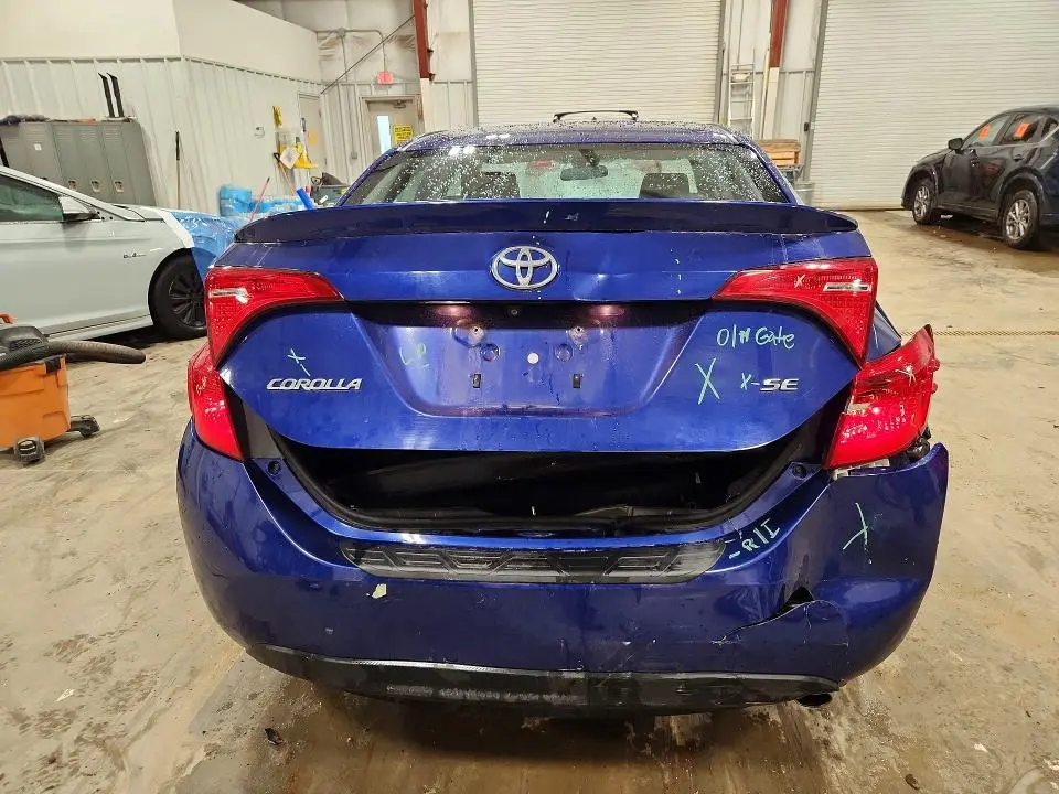 2017 TOYOTA COROLLA SE  