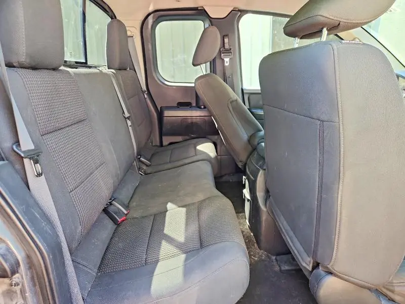 2015 NISSAN TITAN SV  