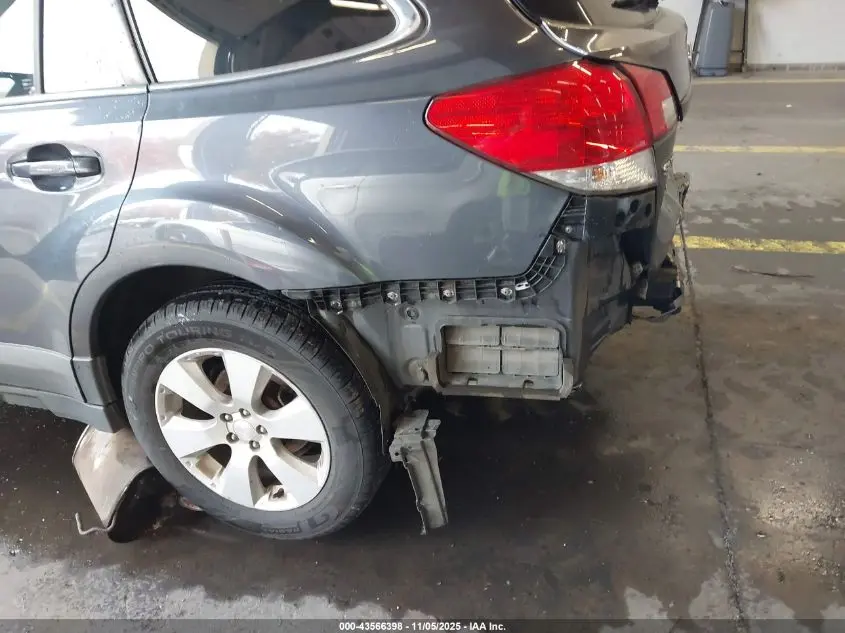 2010 SUBARU OUTBACK 2.5I LIMITED