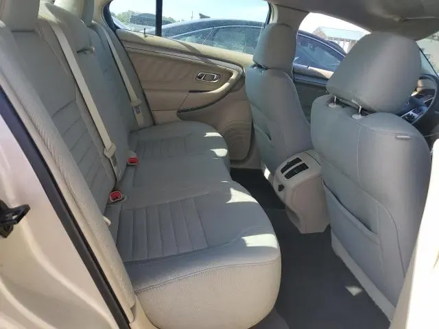 2018 FORD TAURUS SE  