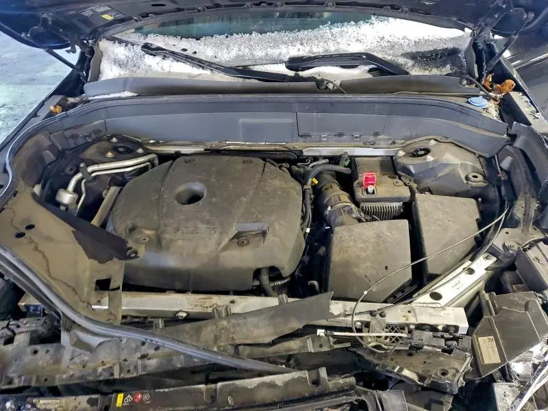 2021 VOLVO XC90 T6 MOMENTUM  