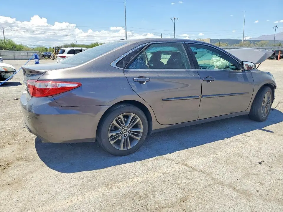 2015 TOYOTA CAMRY SE  