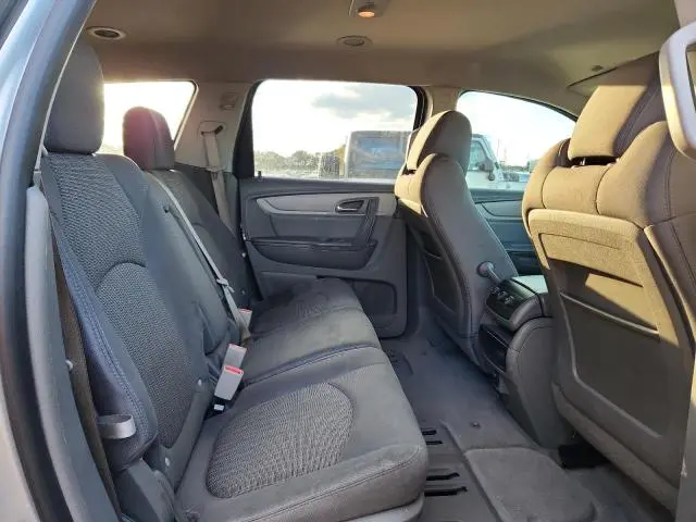 2014 CHEVROLET TRAVERSE LS  