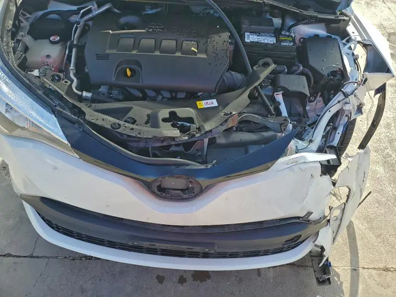 2021 TOYOTA C-HR XLE  